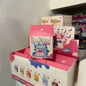 The Monsters Wacky Mart squishy